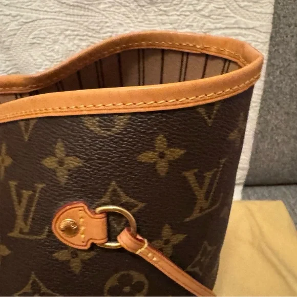 Louis Vuitton Neverfull GM Monogram Tote - Picture 5 of 16